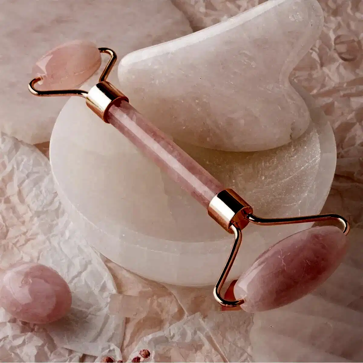 Pembe Kuvars Taşı Masaj Takımı - Roller ve Gua Sha Kalpli Set