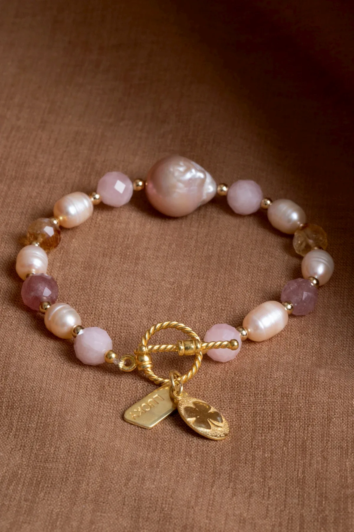 Sertifikalı Mai Bileklik-Barok İnci, Sitrin, Pembe Kuvars, Çilek Kuvars Gümüş Charm ve Aparatlı Doğal Taş Bileklik (SK:074)